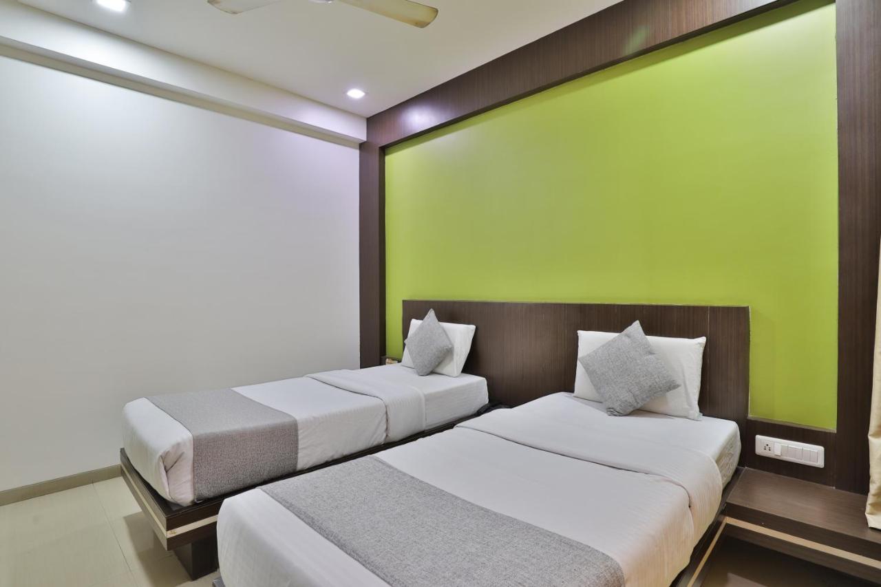 Hotel Planet Vadodara Exterior photo