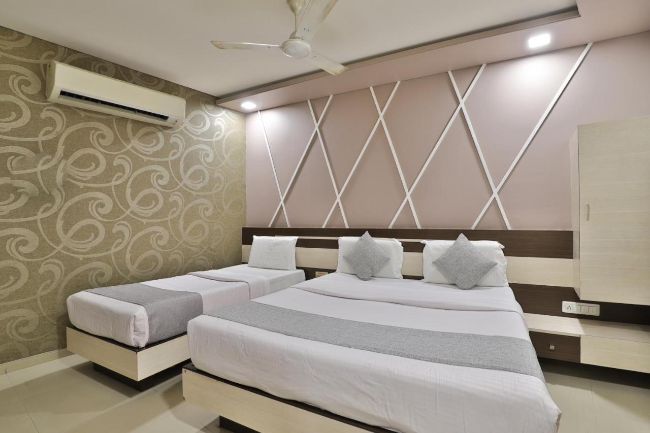 Hotel Planet Vadodara Exterior photo