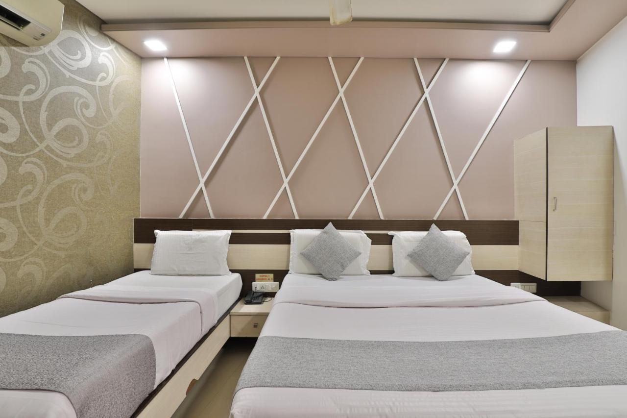Hotel Planet Vadodara Exterior photo