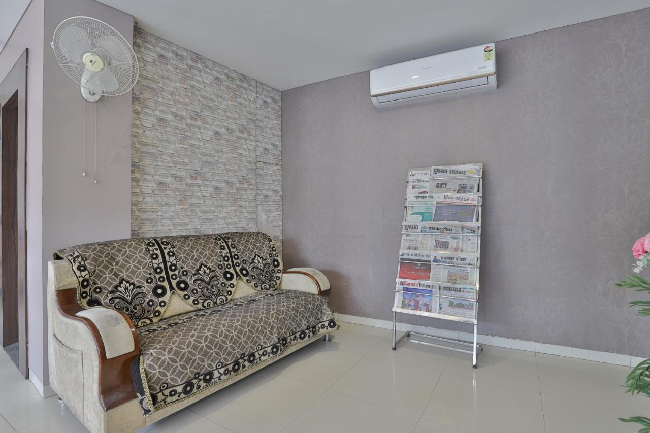 Hotel Planet Vadodara Exterior photo