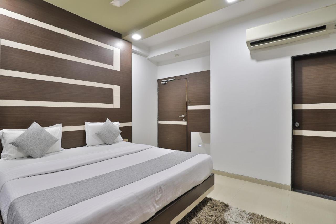 Hotel Planet Vadodara Exterior photo