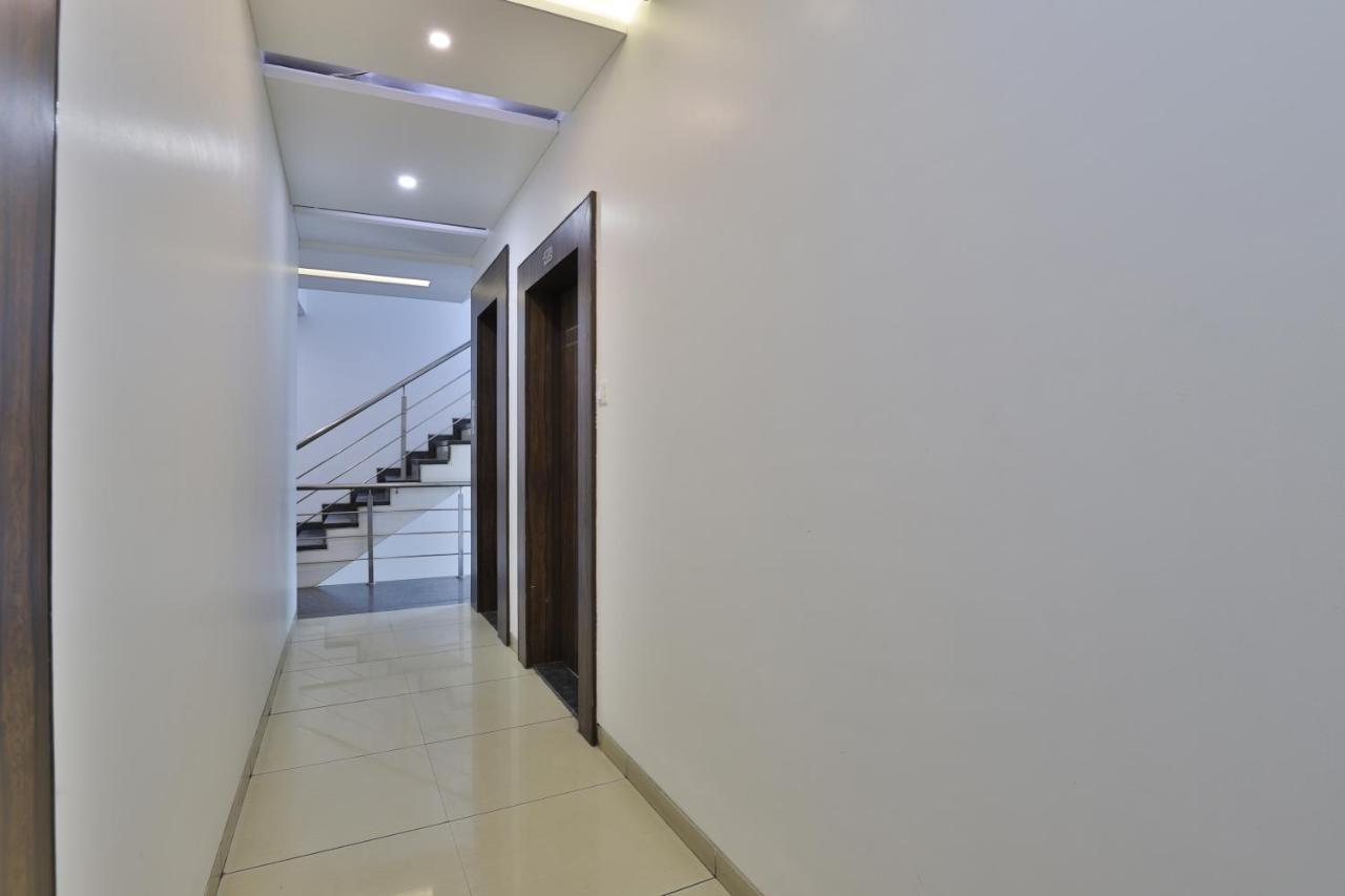 Hotel Planet Vadodara Exterior photo