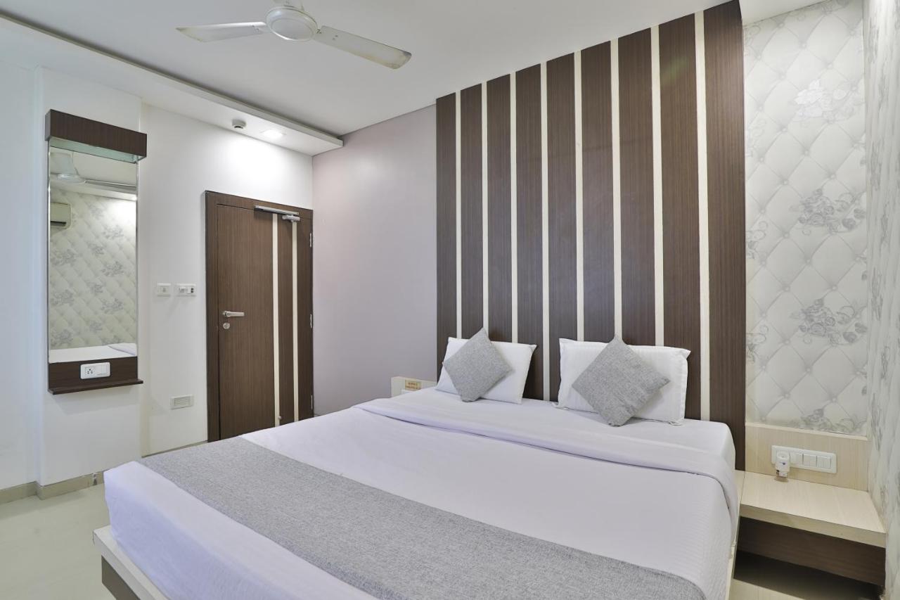 Hotel Planet Vadodara Exterior photo